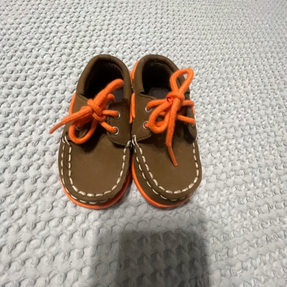 Sperry crib boat shoes